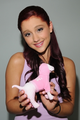 Celeber-ru-Ariana-Grande-LA-Photoshoot-2012-03.jpg