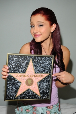 Celeber-ru-Ariana-Grande-LA-Photoshoot-2012-08.jpg