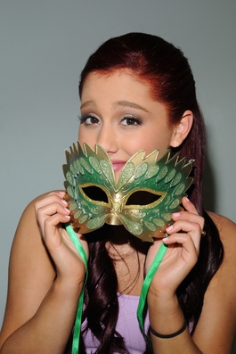 Celeber-ru-Ariana-Grande-LA-Photoshoot-2012-15.jpg