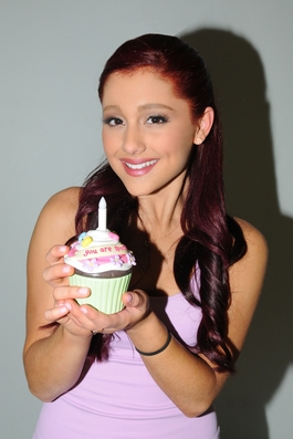 Celeber-ru-Ariana-Grande-LA-Photoshoot-2012-29.jpg