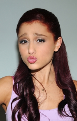 Celeber-ru-Ariana-Grande-LA-Photoshoot-2012-39.jpg