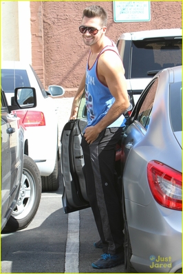 james-maslow-dancing-with-the-stars-rehearsal-recording-session-03.jpg
