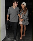 ariana-grande-nathan-sykes-hold-hands-in-london-05.jpg