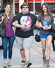 victoria-justice-is-full-of-smiles-as-she-has-lunch-with-eye-candy-co-stars-harvey-guillen-and-lilan-bowden-4.jpg