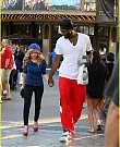 jennette-mccurdy-holds-hands-with-nba-player-andre-drummonds-01.jpg