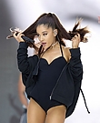ArianaGrande_CapitalFMSummertimeBall2015_NickelodeonKids_001.jpg