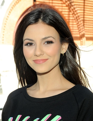 victoria-justice-at-2014-network-tv-upfront-in-new-york_13.jpg
