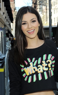 victoria-justice-at-2014-network-tv-upfront-in-new-york_6.jpg